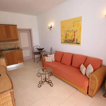 Moderne Colibri Mit Terrasse Apartment